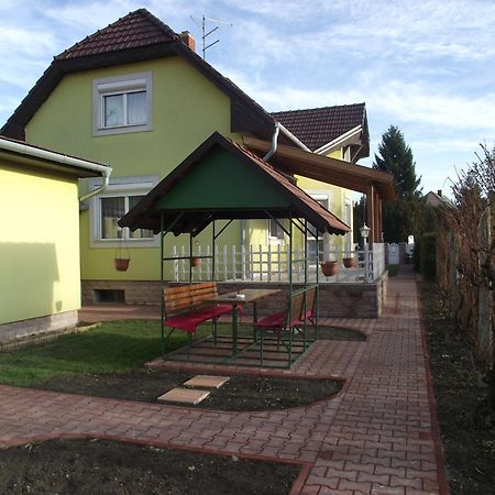 Apartman Kaszas Garden Mosonmagyaróvár Exterior foto