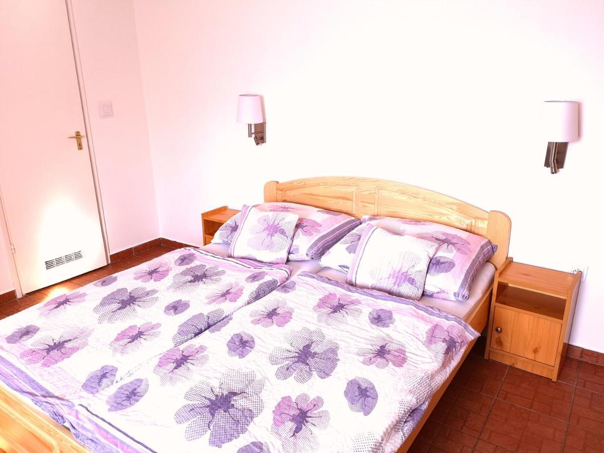 Apartman Kaszas Garden Mosonmagyaróvár Exterior foto