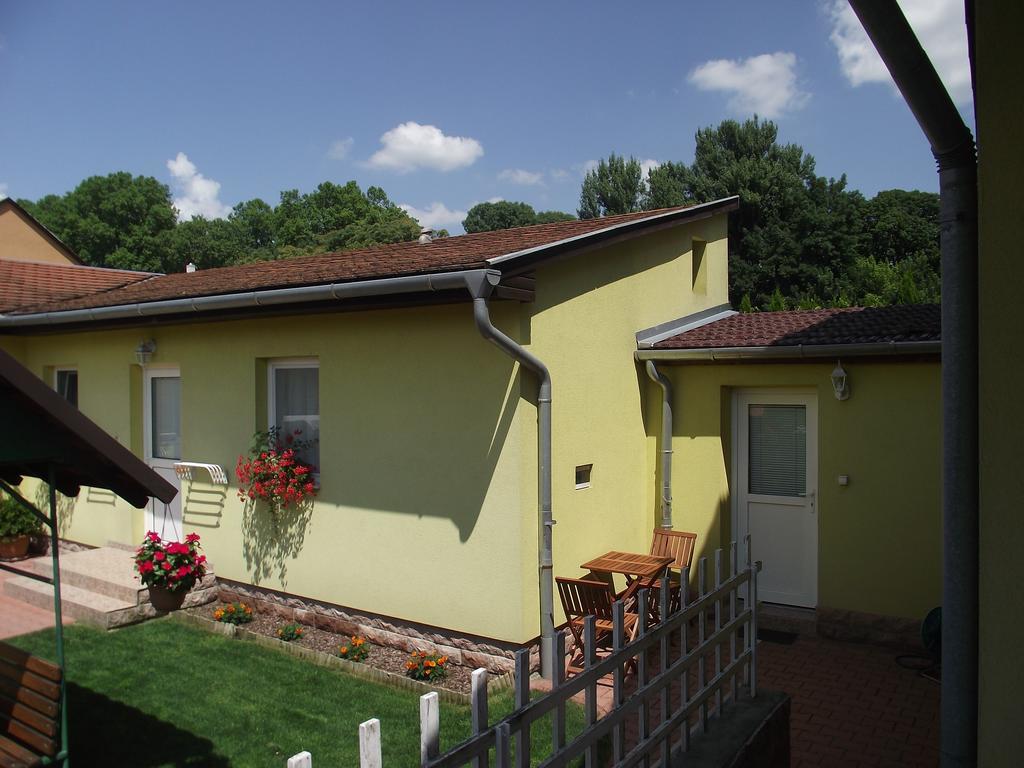Apartman Kaszas Garden Mosonmagyaróvár Zimmer foto