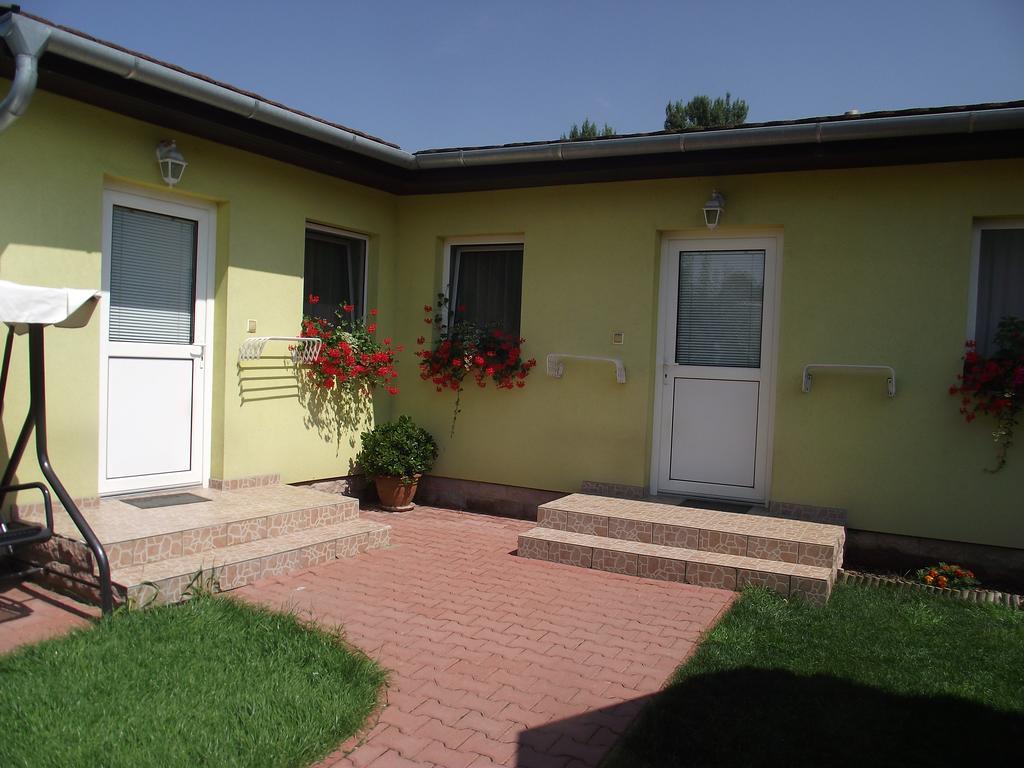 Apartman Kaszas Garden Mosonmagyaróvár Exterior foto
