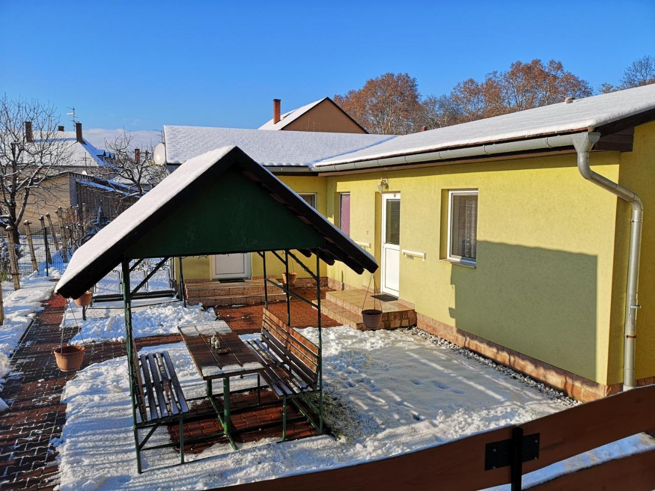 Apartman Kaszas Garden Mosonmagyaróvár Exterior foto