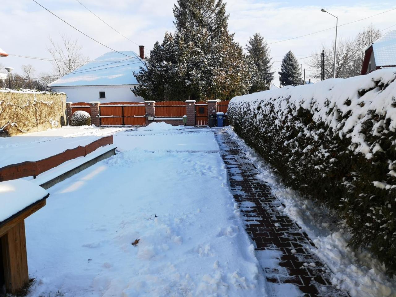 Apartman Kaszas Garden Mosonmagyaróvár Exterior foto